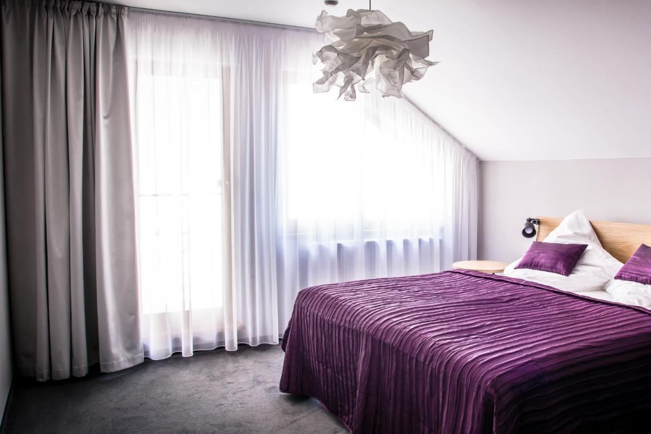Hotel Restaurant Na Navsi Ricany  Экстерьер фото