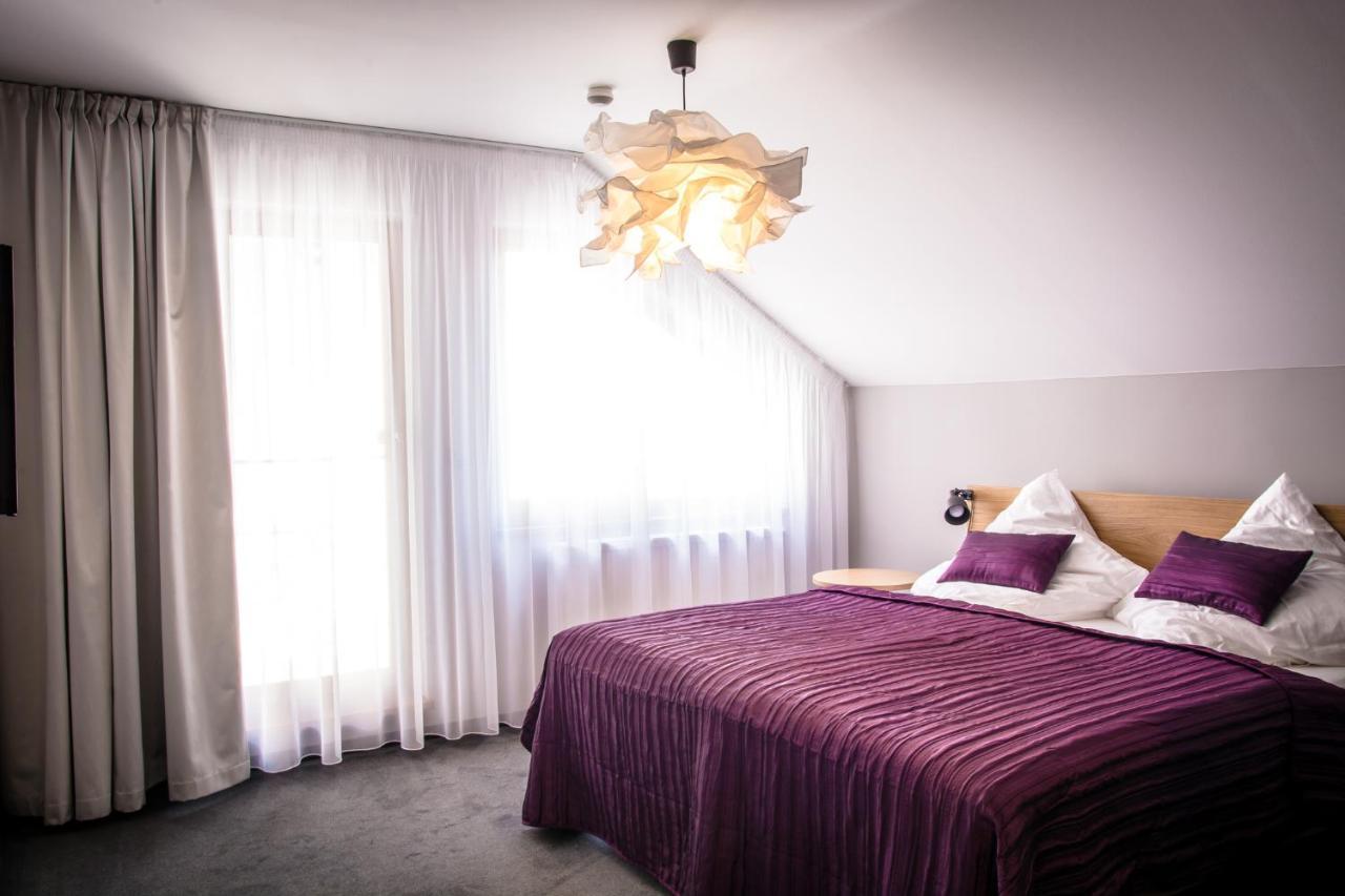 Hotel Restaurant Na Navsi Ricany  Экстерьер фото