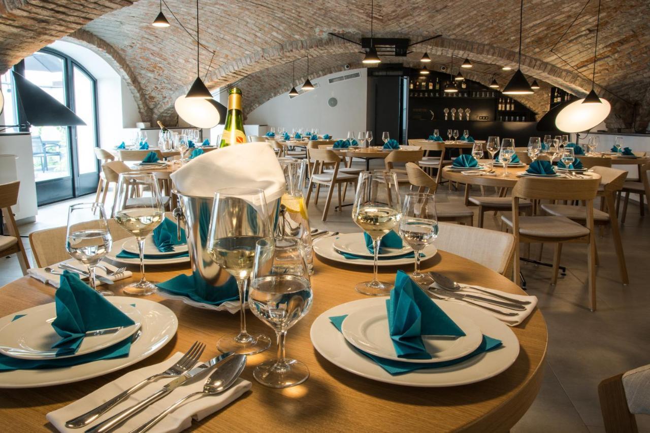 Hotel Restaurant Na Navsi Ricany  Экстерьер фото