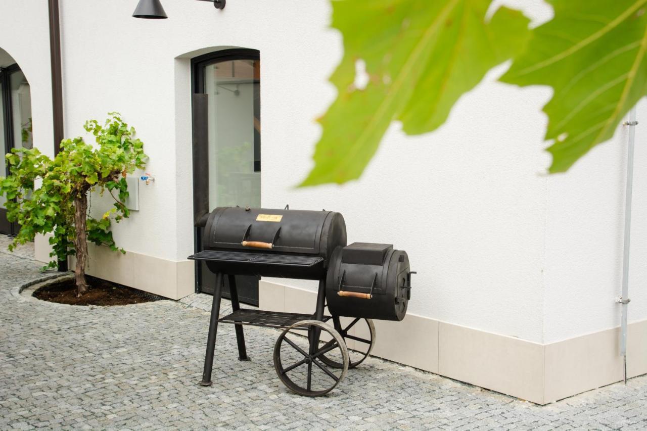 Hotel Restaurant Na Navsi Ricany  Экстерьер фото