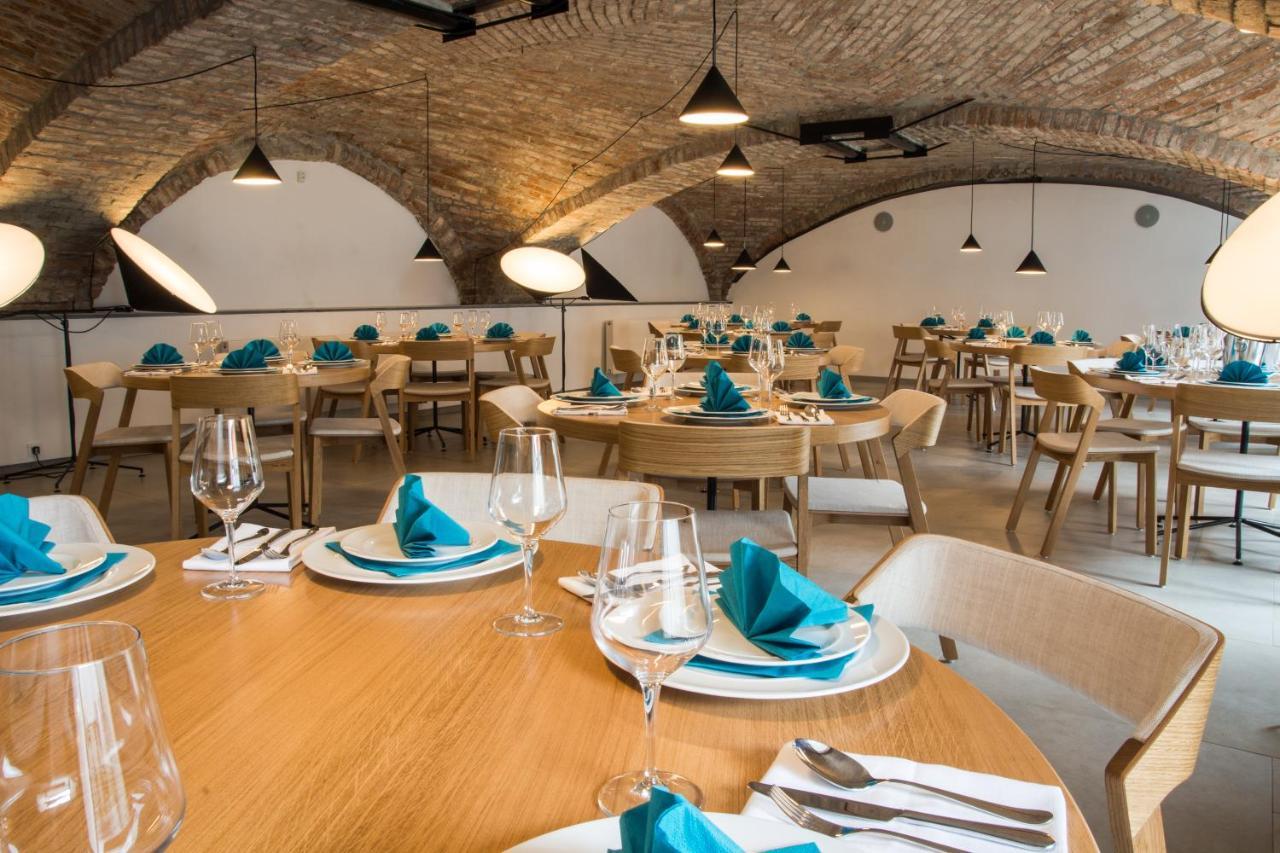 Hotel Restaurant Na Navsi Ricany  Экстерьер фото