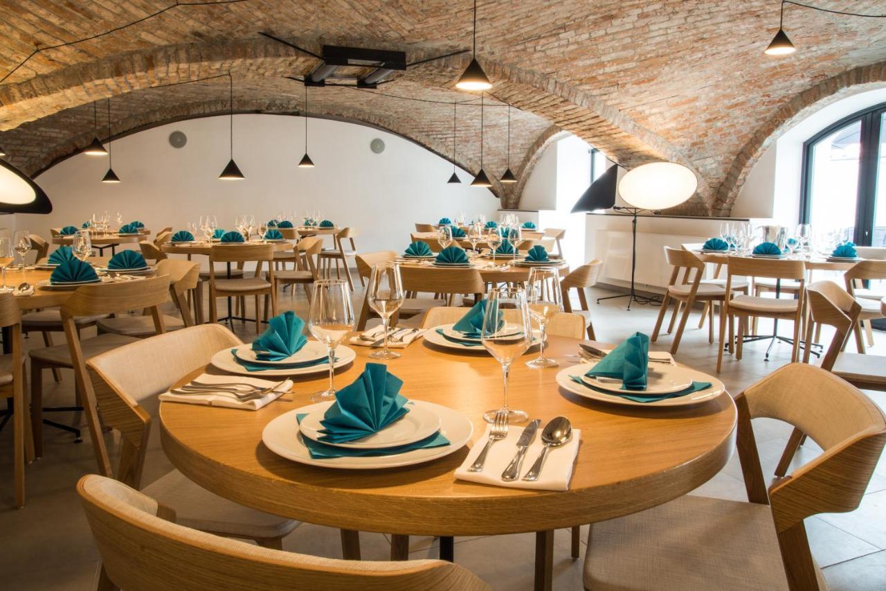 Hotel Restaurant Na Navsi Ricany  Экстерьер фото