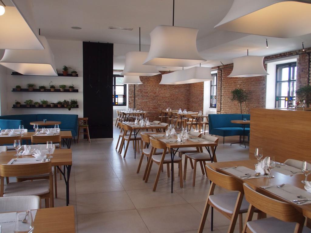 Hotel Restaurant Na Navsi Ricany  Экстерьер фото