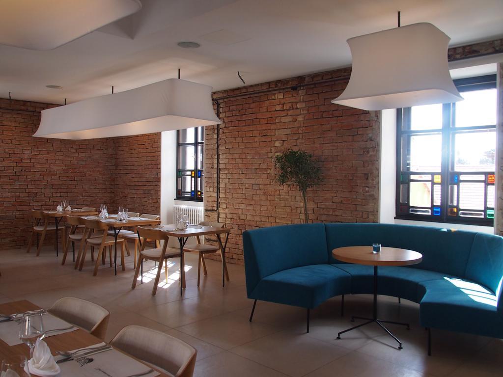 Hotel Restaurant Na Navsi Ricany  Экстерьер фото