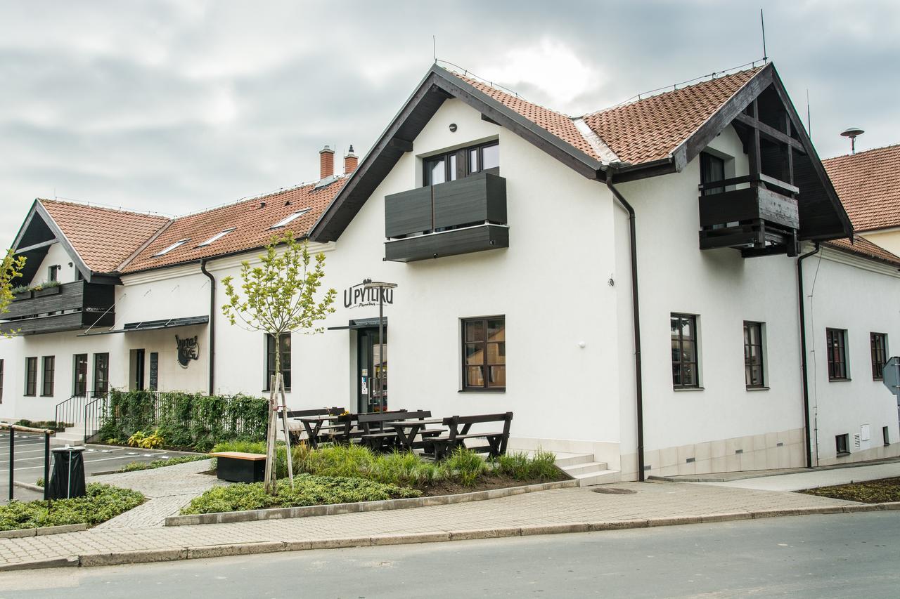 Hotel Restaurant Na Navsi Ricany  Экстерьер фото